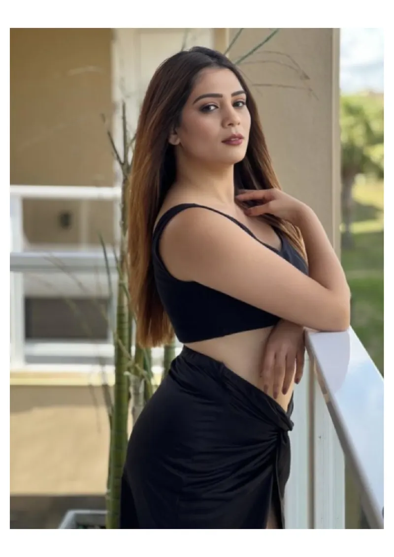 Book Busty Girl Zareena for Hotel & Private Visits Book Busty Girl Zareena escort Bangalore hotel