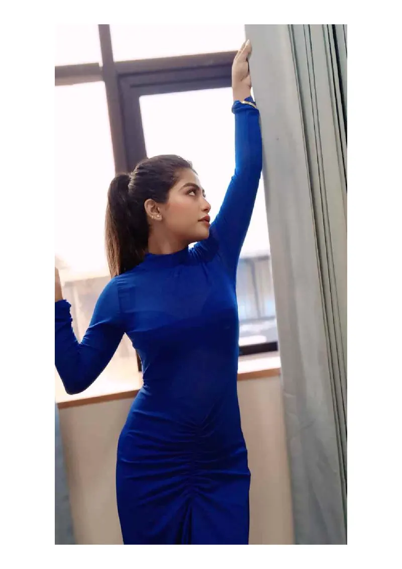 CABIN CREW GIRL SAMANTHA AVAILABLE — photo 4
