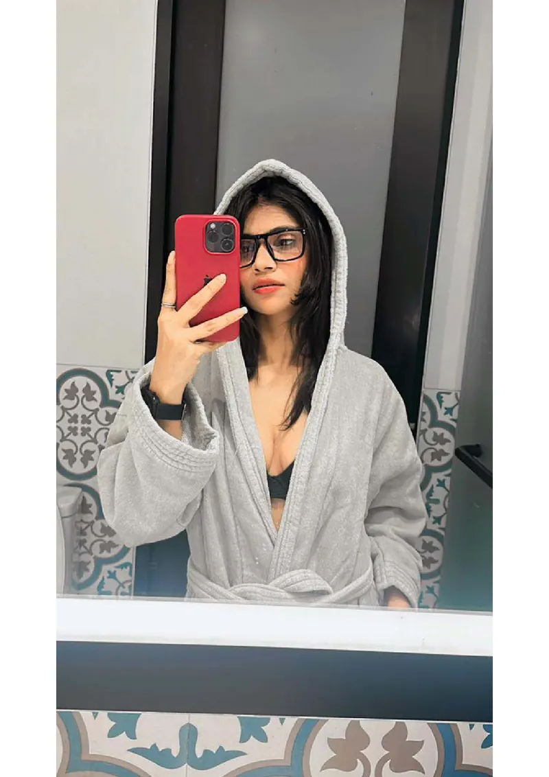 JANVI MUMBAI COLLEGE STUDENT — photo 9