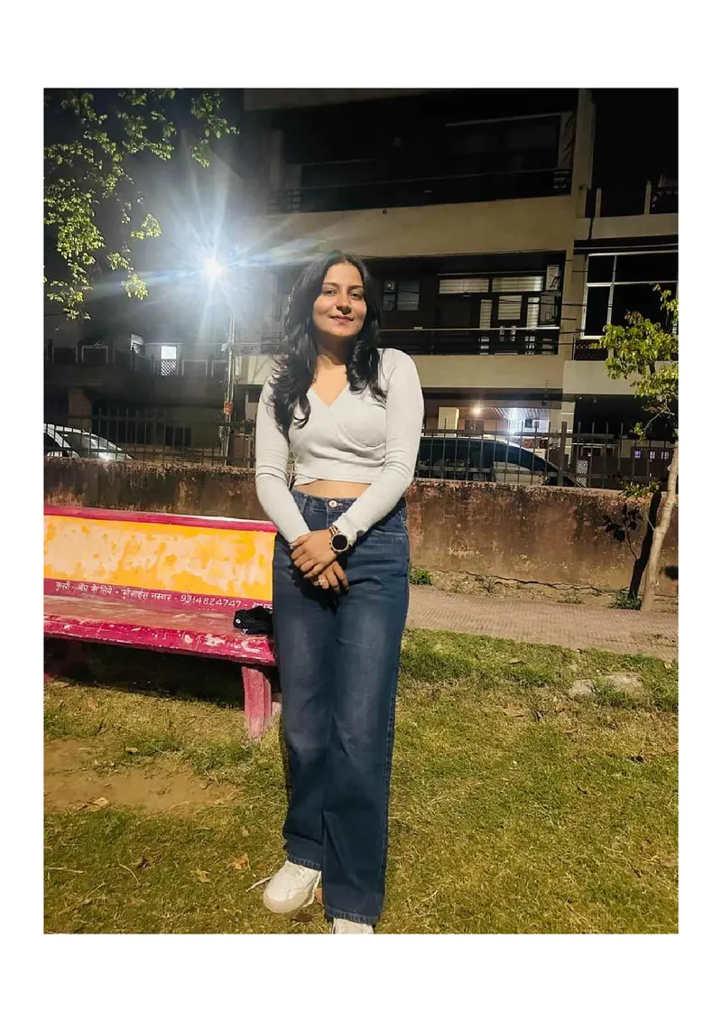 Young girl age 19 Priyanka available — photo 3