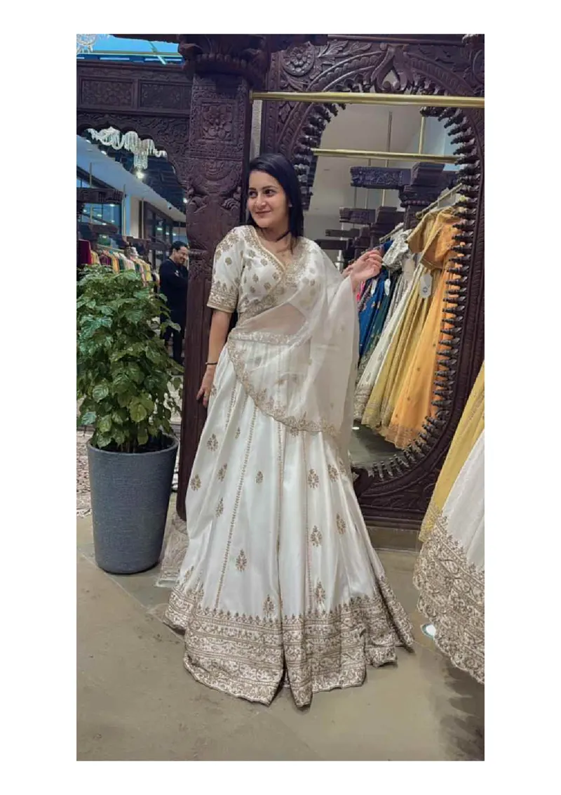 Young kashmiri girl Kushboo available — photo 12